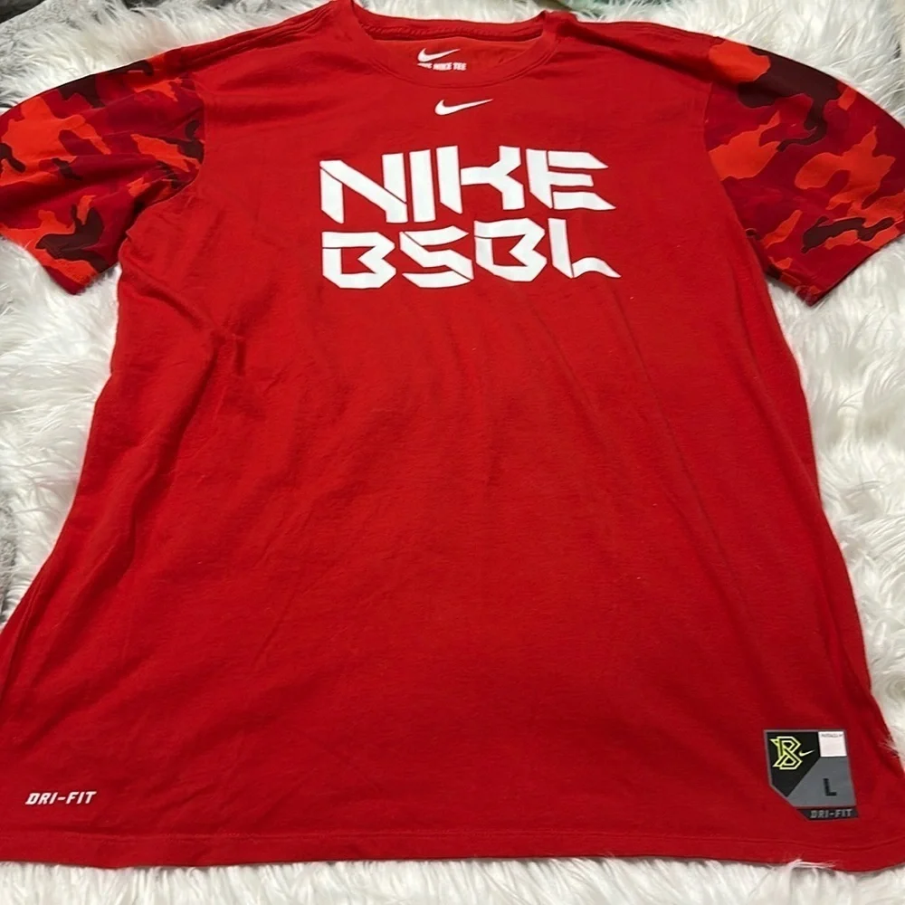 THE NIKE TEE DRI-FIT BSBL RED SZ L